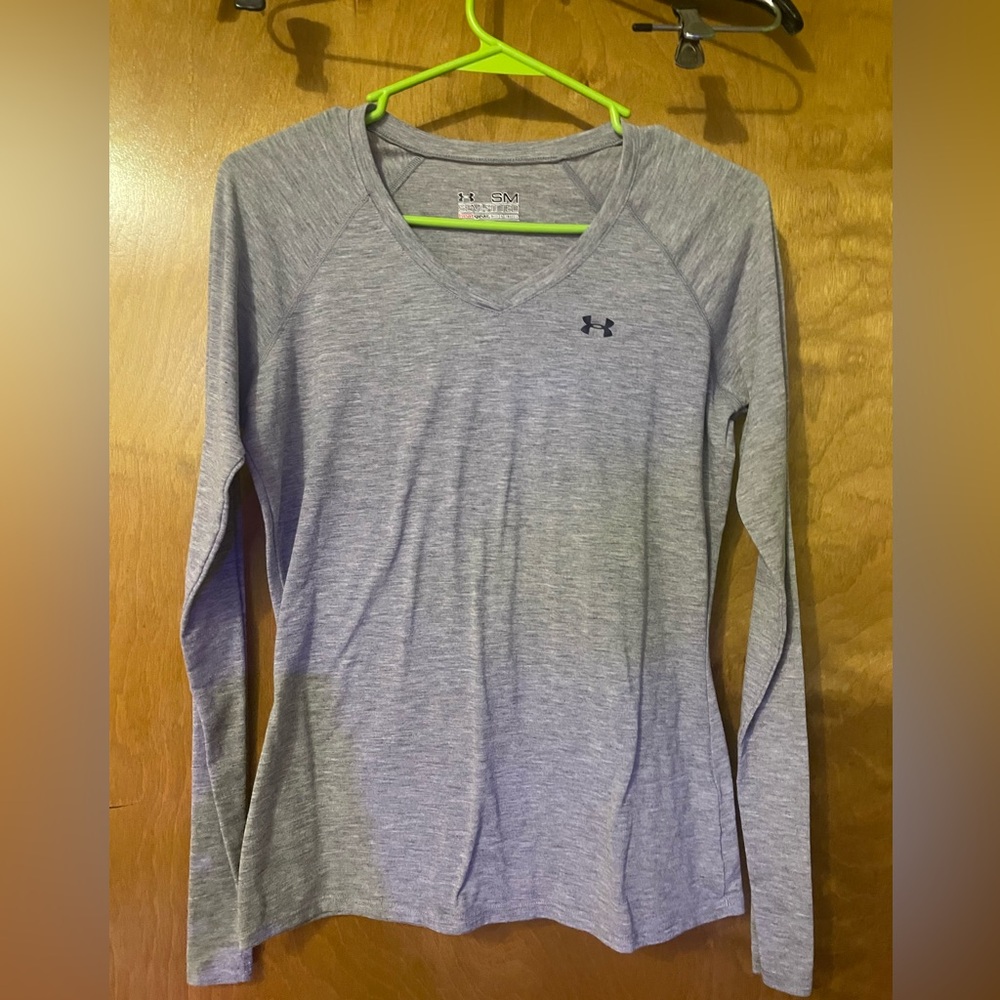 Under Armor long sleeve t-shirt. Lightly used.